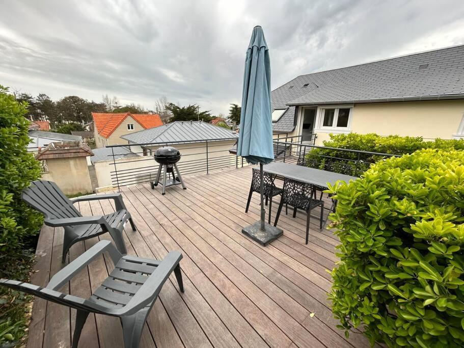 Les Apparts De St Mart Brehal Exterior photo